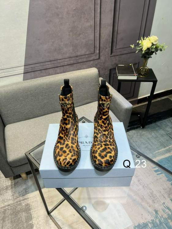 Picture of Prada Shoes _SKUPradasz35-44HY110418737